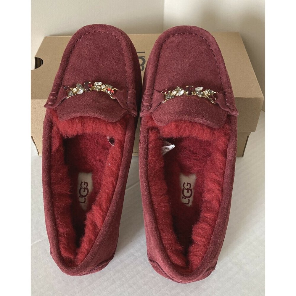 New UGG Ansley Charm Gem Women Fashion Moccasin Slippers Size 5 Kiss